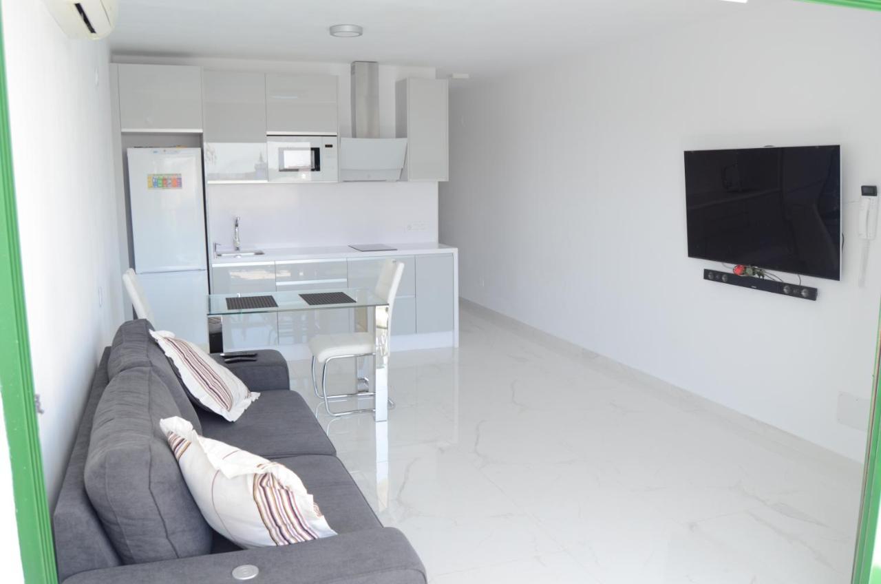 modern quite apartament beach front San Bartolomé Extérieur photo
